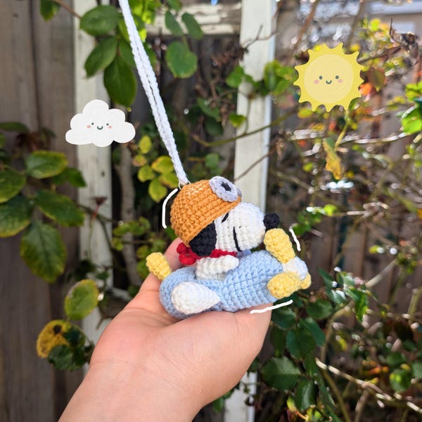 Piloot Snoop Beagle hondenvliegtuig hangend pluche | Handgemaakte dierenschommeldecoratie | Kawaii tashanger of autospiegelornament