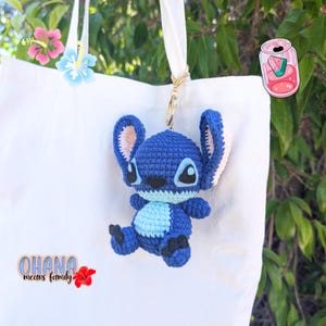 Blue Alien-Inspired Crochet Keychain – Handmade Bag Charm | Cute Kawaii Cartoon Plush Accessory