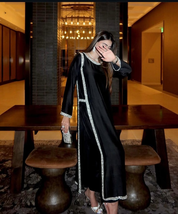 hania amir silk dress Black Silk Kurta Set: Gold Zari Embroidery, Pakistani Dress, Hania Amir  Kurta Set