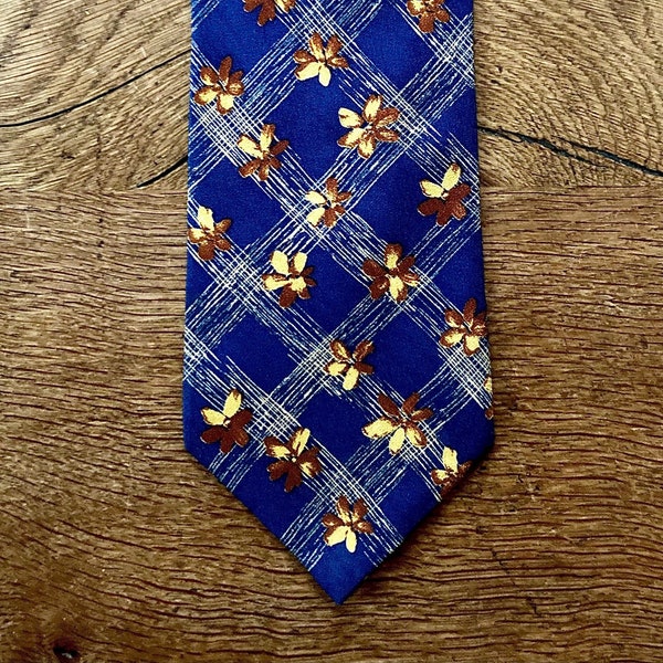 Beautiful Hugo Boss silk designer mens necktie