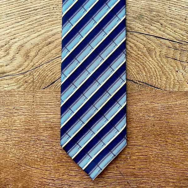 Elegant vintage mens necktie by Millionaire