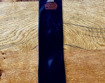 Corbata clásica para hombre con personaje de Star Wars y temática de C-3PO.