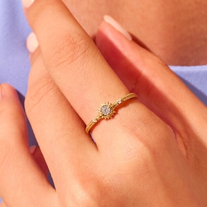 14k Gold Sunburst Ring / Moissanite Sun Ring / Minimalist Stacking Ring / Vintage Sunshine Ring / Simple Promise Ring / Gift for Her
