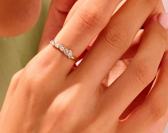 14k Gold Marquise Wedding Band / Bezel Set Five Stone Daily Ring / Dainty Stacking Ring / Minimalist Elegant Ring  / Gift for Women