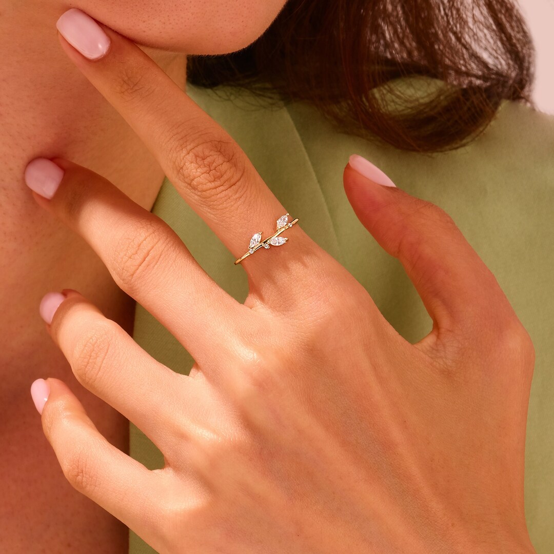 Solid Gold Leaf Ring / Dainty Marquise Cut Gold Ring / 14k Solid Gold