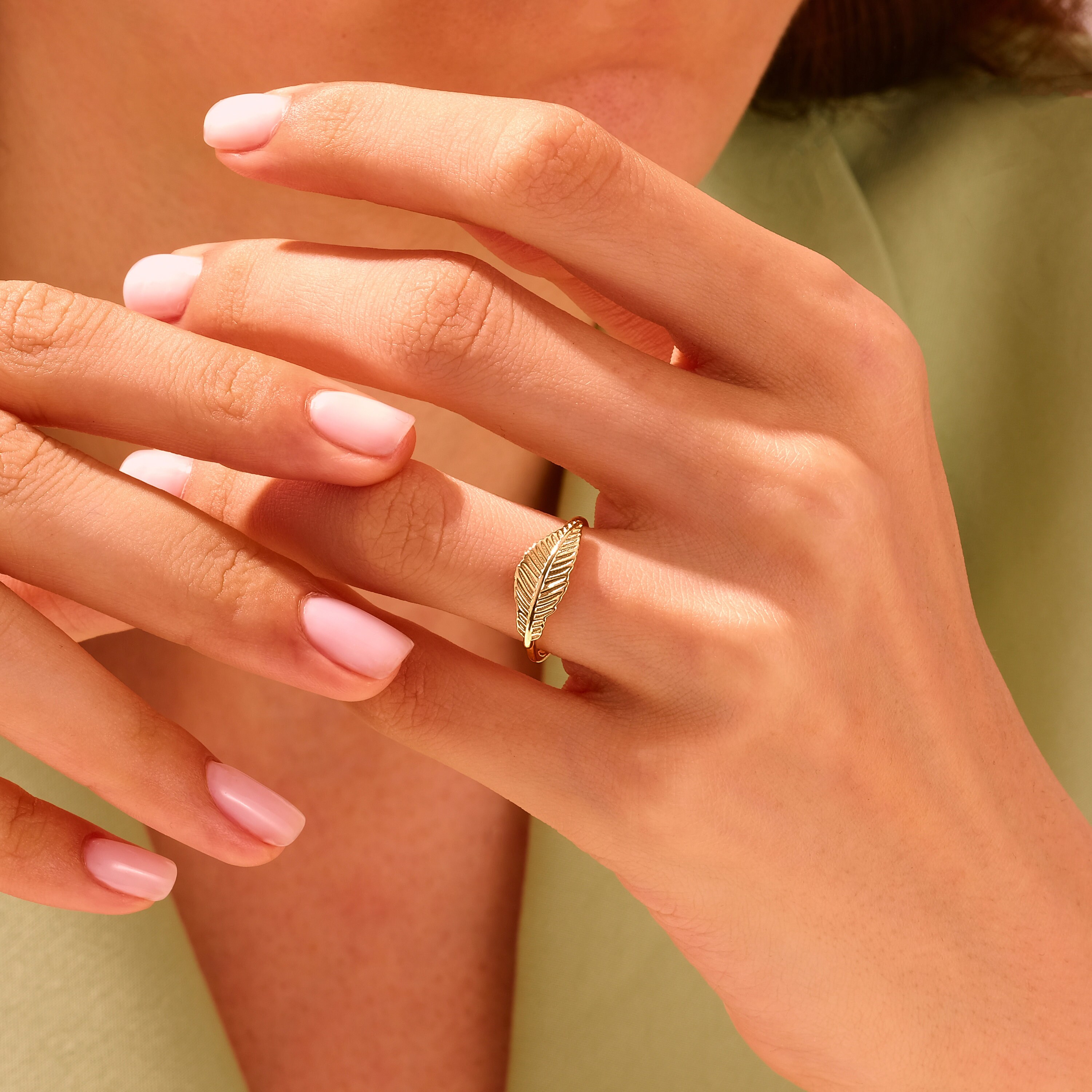 14k Gold Feather Ring / Stackable Leaf Ring / Solid Gold Statement Ring