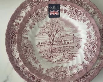 Queen’s Dinner Plates and Soup Bowl For 8 People. Brand New!