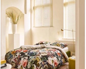 Essenza Famke Queen Duvet Cover and Two Standard Shams Vanilla. Brand New!