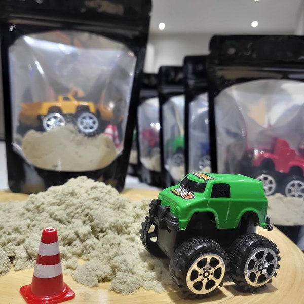Lembrancinha de Festa com Monster Truck | Sacolinha de Festa Exclusiva Pré-Preparada | Veículo | Kit Sensorial de Caminhão | Criança | Brincadeira Sensorial Infantil