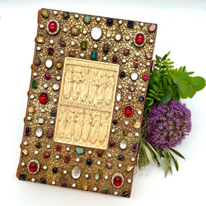 Gemstone book cover made of gilded copper with 180 pearls and 76 gemstones for a Missale Romanum (missal) from 1889, magnificent binding