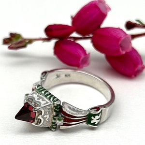 Enamelled Renaissance ring with almandine, the perfect addition to your Renaissance clothing or your reenactment event