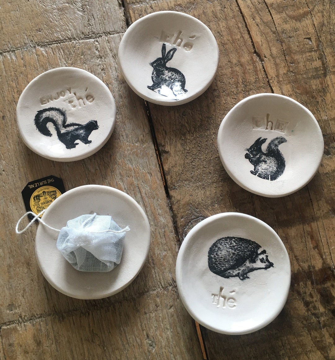 Repose sachet de thé ou porte sachet de thé en faïence, motifs animaux lapin, écureuil