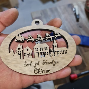 Santa Town Enkelskiktsprydnad SVG - Lätt anpassningsbar - båda filerna inkluderar laserskuren / SVG-design / familjefiler / SVG-design / cnc