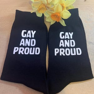 Neuheit Männer und Damen Gay und stolz Socken wählen Sie Ihre eigene Schriftfarbe