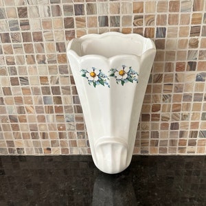 Vintage McCoy Wall Planter With Daisy And Cornflower Pattern zdjęcie 1