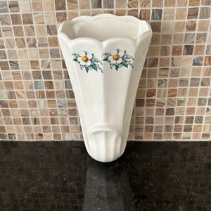 Vintage McCoy Wall Planter With Daisy And Cornflower Pattern zdjęcie 9