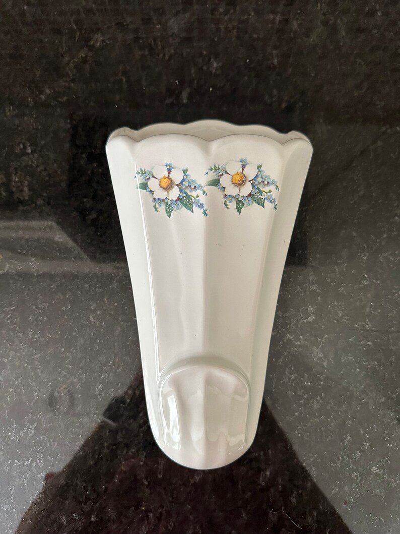 Vintage McCoy Wall Planter With Daisy And Cornflower Pattern zdjęcie 5