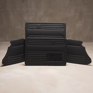 Paneles de puerta negros para Beetle Sedán 1300, 1302 y 1303 (modelos 1967-1979). Kit de molduras interiores de 4 piezas de vinilo. No apto para Cabrio (4-4030).