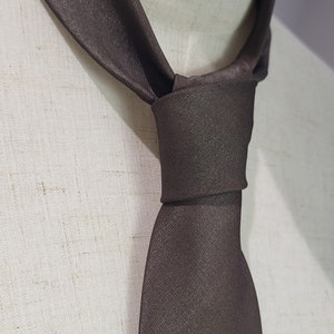 Vintage Oscar de la Renta Solid Brown Silk Tie Made in Italy