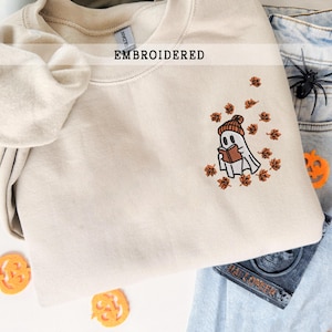 Fantasma che legge libri ricamato, maglione per amanti dei libri, stagione spettrale, grazioso girocollo a tema fantasma, felpa autunnale, divertente regalo di Halloween per lei