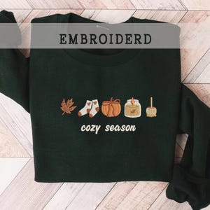 Besticktes Gemütliches Jahreszeiten-Sweatshirt, Herbstmode für Frauen, süßes Herbstshirt, personalisiertes Geschenk für Sie, Herbst-Icons Unisex Hoodie