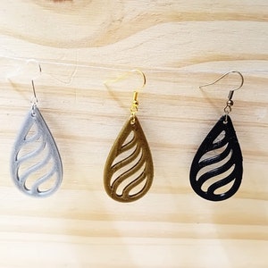 Teardrop earring image 8