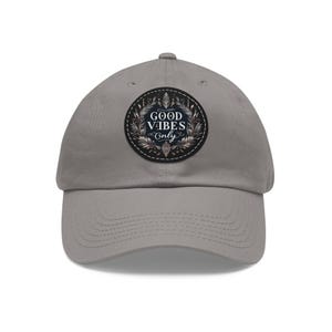 Chapeau papa avec empiècement en cuir, chapeau Good Vibes, chapeau patch papa, chapeau profil bas, chapeau papa profil bas, chapeau papa fille, chapeau papa pour homme, casquette tendance
