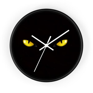 Klocka med kattögon vid midnatt, väggklocka med svart katt, klocka med läskiga ögon, klocka med obehagliga ögon, Halloweenklocka, läskig klocka, rolig klocka, unik klocka