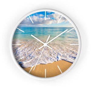 Stranduhr, Küstendekor, Sand- und Meeresuhr, Ozeanszenenuhr, Küstenwohndekor, Tropische Uhr, moderne Wanduhr, coole Uhr