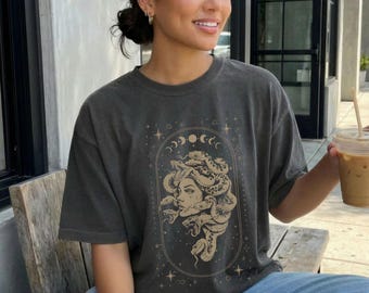 Medusa Shirt, Vintage Greek Mythology Graphic Tee, Feminine Power T-Shirt,Celestial Aesthetic,Feminist Shirt, Mystical Art Tee, Gift for Her