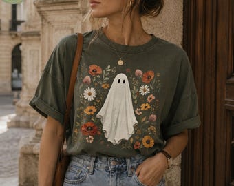 Vintage Ghost Halloween Tee, Floral T-Shirt, Fall Aesthetic Shirt, Cottagecore Autumn Shirt, Fall Wildflowers Women, Pressed Flowers Shirt