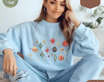 Vintage Mid-Century Christmas Sweatshirt for Women – Retro Ornaments and Stars Holiday Sweater – Cozy Festive Design for Christmas Lovers