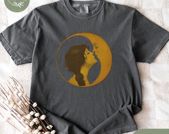 Vintage Illustration Shirt Woman Kissing Moon Tshirt Retro Style Tee Art Nouveau Shirt Comfort Colors Shirt Women Graphic Tee
