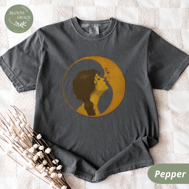 Vintage Illustration Shirt Woman Kissing Moon Tshirt Retro Style Tee Art Nouveau Shirt Comfort Colors Shirt Women Graphic Tee Pepper