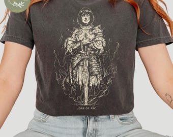 Joan of Arc Vintage Graphic T-Shirt Medieval Saint Shirt Historical Feminist Tee Gothic Cottagecore Jeanne d'Arc Comfort Colors Shirt