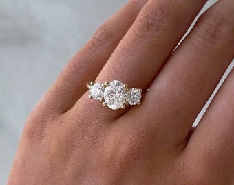 Three Stone Oval Cut Moissanite Engagement Ring, Accents Round Cut, Vintage 18k Solid Gold Wedding Ring, Anniversary Ring/Gifts For Women