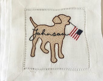 Servilletas de cóctel personalizadas bordadas con diseño de perro para el 4 de julio - Juego de 4