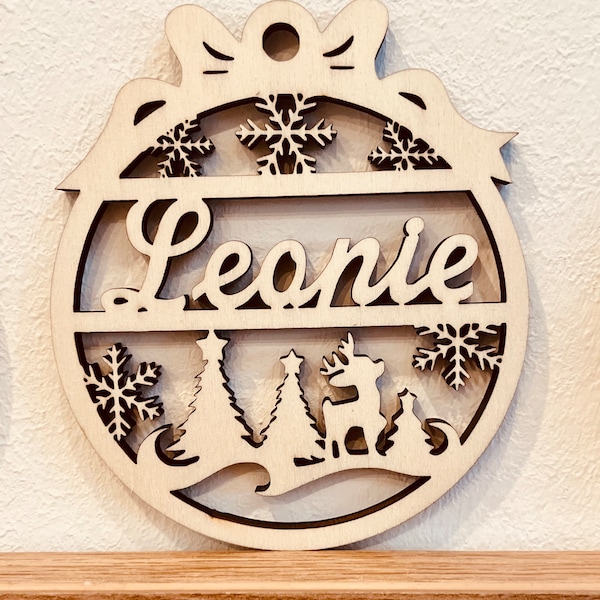 Weihnachtsbaumanhänger, Christbaumanhänger, Wunschnamen aus Holz, Personalisiert, Laser geschnittene Christbaumkugeln, Geschenkanhänger