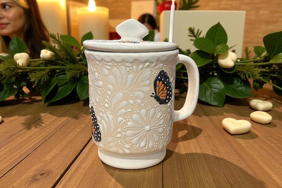 Mariposa Themed Mexican Coffee mug, Mothers Day Mexican Butterfly Coffee mug with top, Mothers Birthday Gift mug, Monarch Butterfly Mug