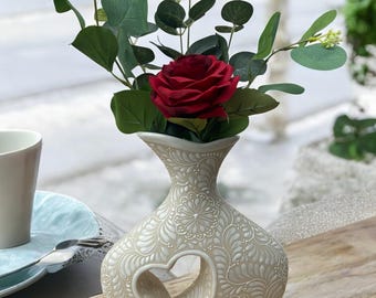 Florero “Un Centro De Amor”, Love in the heart Handpainted Vase, Mexican Handpainted Vase, Modern Mexican Vase,