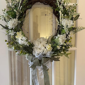 Beautiful Spring and Summer Wreath / Farmhouse Wreath / Front Door Wreath