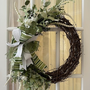 Beautiful Spring and Summer Wreath / Farmhouse Wreath / Front Door Wreath
