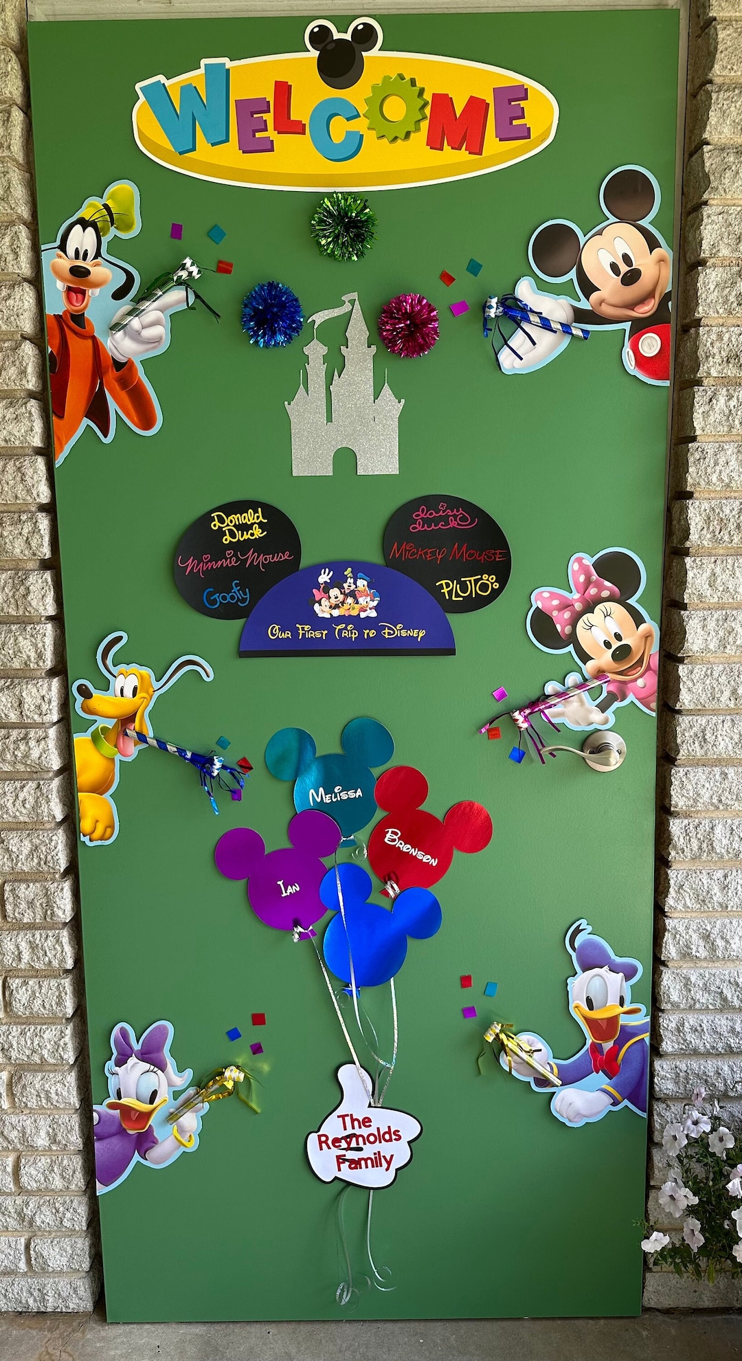 Photo inspiration: Deco Movie Magic Reference: Disney Door Disney Door Decorations