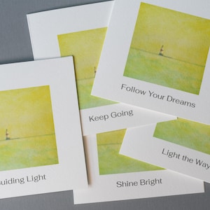 Phare jaune - 1, 3 ou 5 cartes - Carte d'inspiration estivale - Choisissez parmi 5 messages - Carte de voeux carrée faite main