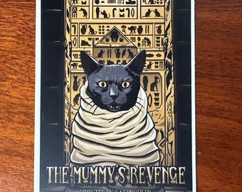Gran pegatina de gato momia de terror vintage. 3" x 4,5". Vinilo de alta calidad: ¡apto para lavavajillas y resistente a la intemperie!