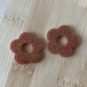Flower charms interchangeable || removable flower tassels || resin and glitter flower tassels || DIY jewelry accessories