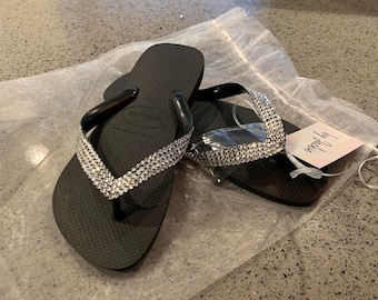Op maat gemaakte Crystal Havaianas-slippers. Perfect voor je zomervakantie, een avondje uit met vrienden, strandbruiloft of zomerconcert!