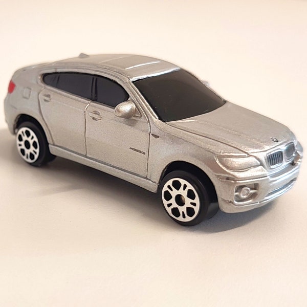 Diecast BMW X6 keychain toy car replica key keychain BMW diecast car keychain  accessories gift for car enthusiasts