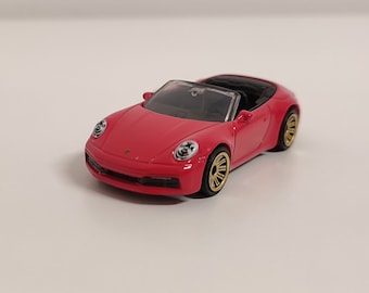 Diecast Porsche 911 Carrera Cabriolet car keychain mini car replica Porsche 911 Carrera Cabriolet toy car keychain gift for car enthusiasts