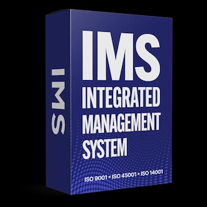 以下が含まれることがあります： 白い文字で「IMS INTEGRATED MANAGEMENT SYSTEM」と書かれた濃い青色の箱。 ISO 9001、ISO 45001、ISO 14001規格も表示されています。 文字「IMS」も箱の側面に縦に印刷されています。